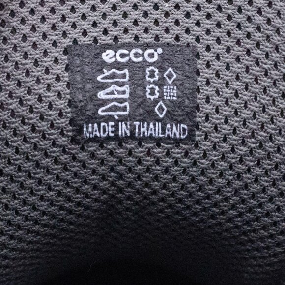 Ecco Minimalist Sneakers with Reflective Tongue Womens size 8-8.5 EU 39 - Picture 10 of 11